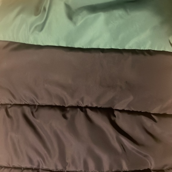 SwissTech Girls Hooded Puffer Coat. Black and green. Good condition.Size 8. - Picture 6 of 6